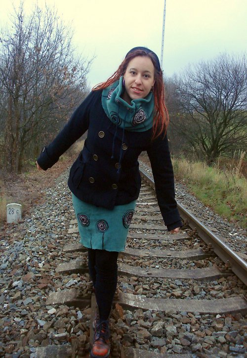 Nákrčník s kytkama zelený — foto 4