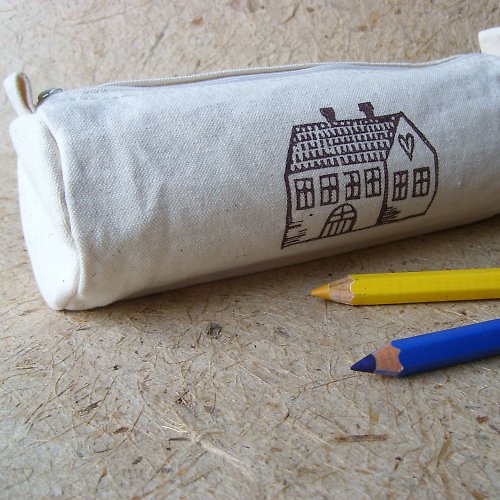 Penál třeba na pastelky — foto 3