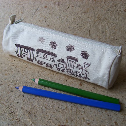 Penál třeba na pastelky — foto 2