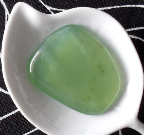 Čínský jadeit 41x34x6 — foto 2