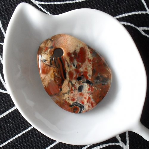 Jaspis brekcie 36 x 30mm — foto 2
