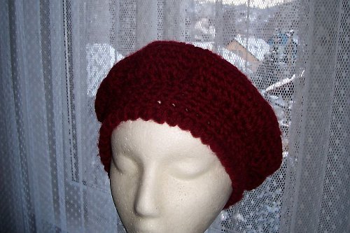 Vínový baret PIK — foto 3