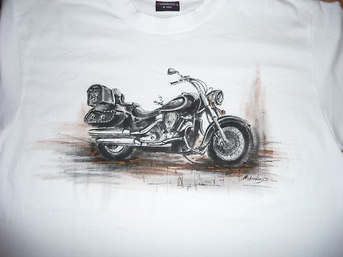 Triko s namalovanou motorkou — foto 5