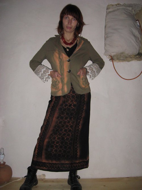 Sukně černá krajkou zdobená — foto 3