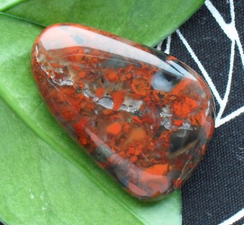 Jaspis brekcie 47x30mm — foto 2