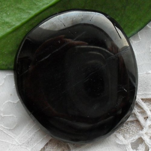 Černý jantar - gagát cca45x41x10mm — foto 2