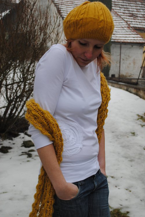 Bílé s aplikací ve velikosti S — foto 2
