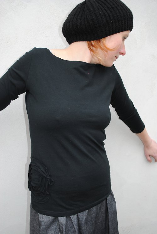 Černé s aplikací ve velikosti S — foto 2