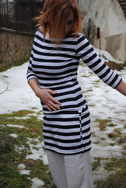 Pruhaté šaty ve velikosti XS - S — foto 3