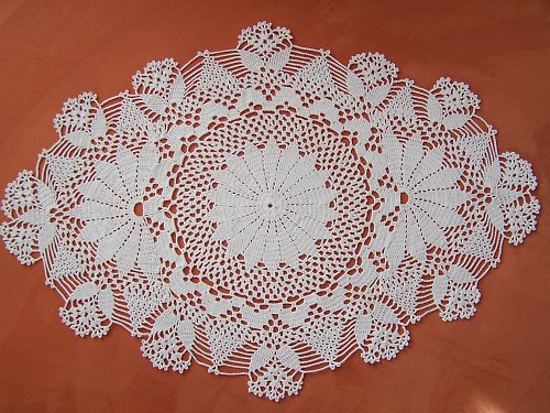Netradiční oválná dečka - bílá — foto 2