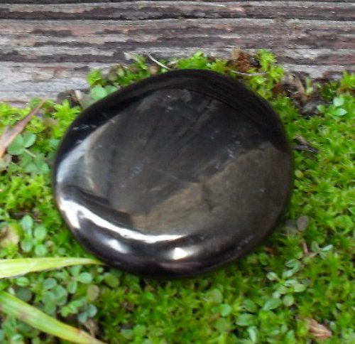 Černý jantar - gagát cca36x31x9mm — foto 2