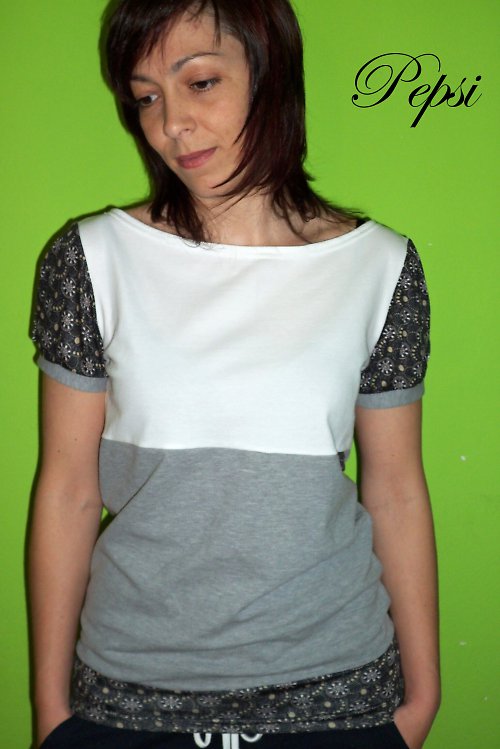Triko bílo-šedé — foto 3