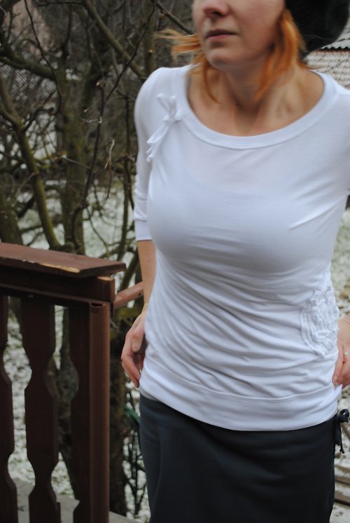 Bílé s aplikací ve velikosti M — foto 2