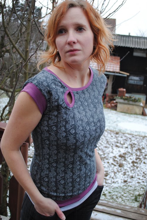 Slzička v předu ve velikosti S — foto 6