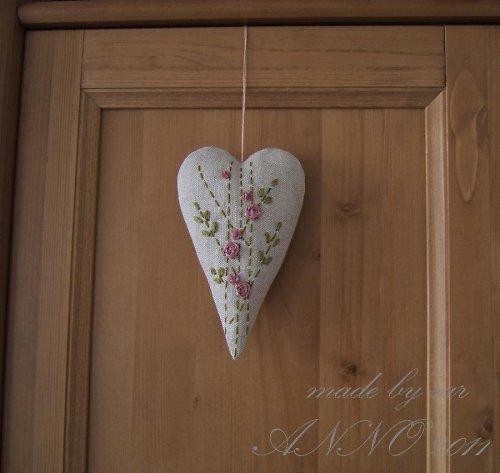 Broderie au ruban - růžičky — foto 2