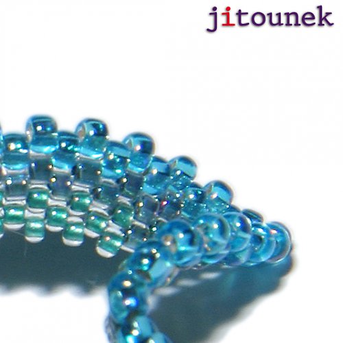 Tyrkysovozelené tvarované náušnice — foto 2