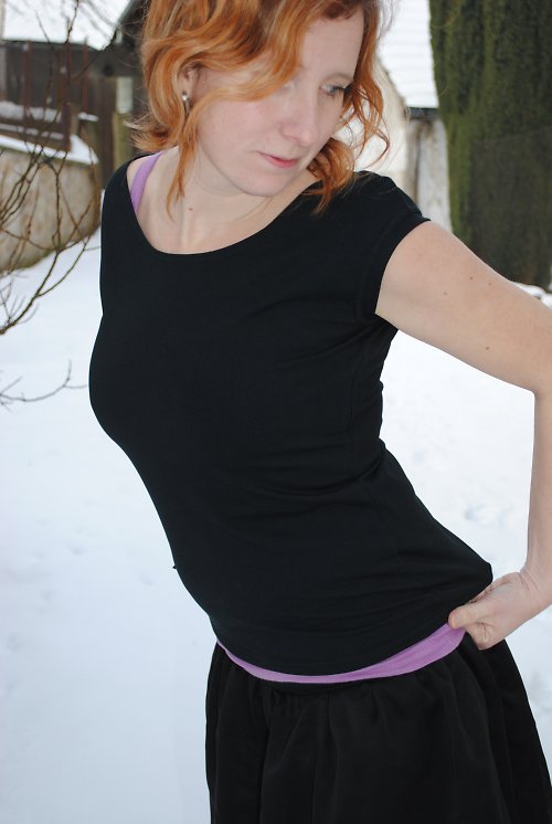 Černé s aplikací ve velikosti M — foto 3