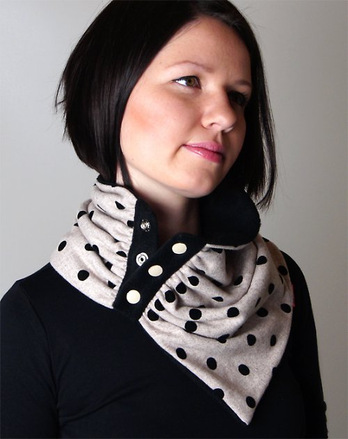 Nákrčník dots — foto 2