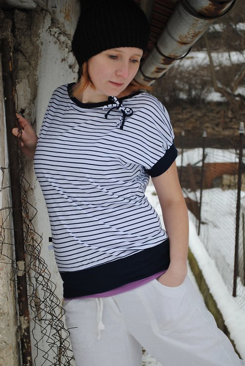 Jemně pruhaté ve velikosti M — foto 5