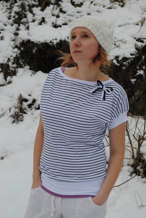 Jemně pruhaté ve velikosti M — foto 4