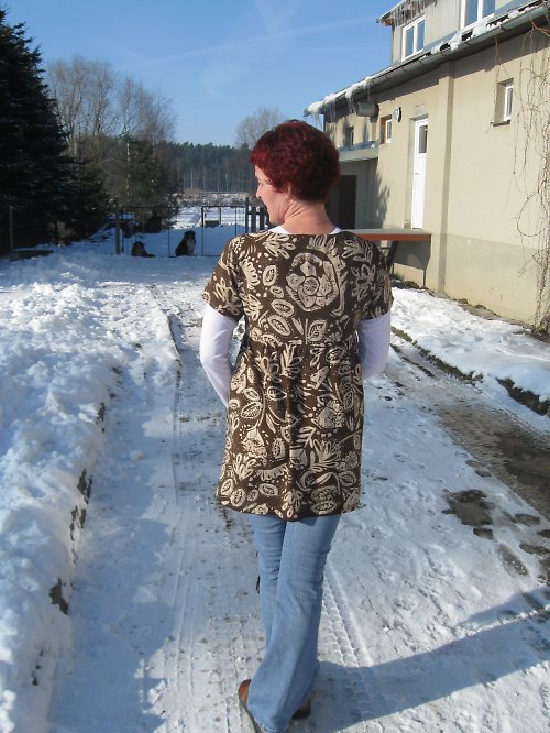 Hnědá tunika se vzory — foto 2