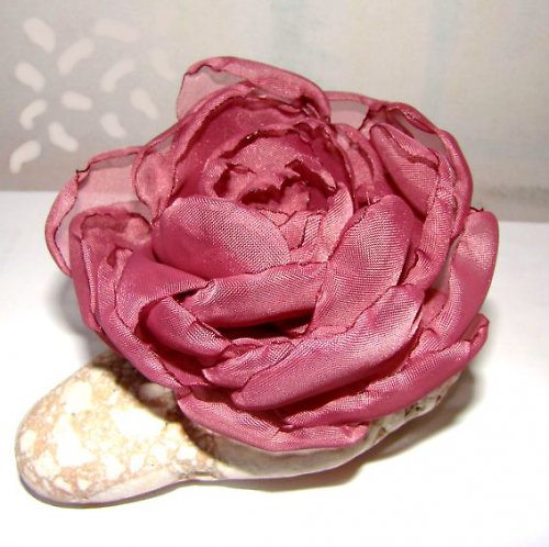 Brož - Babiččina růže — foto 4