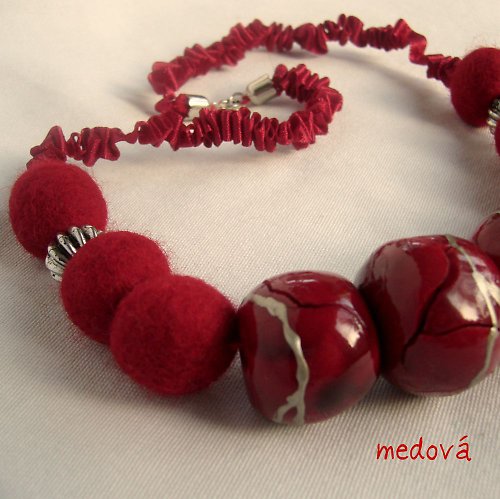 Karmínový — foto 2