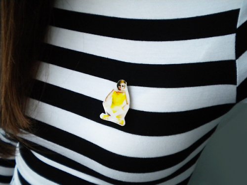 Ops! Twiggy! ~ brož — foto 3