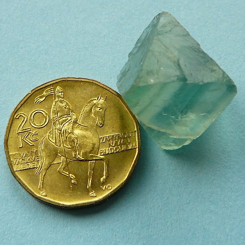 1.Fluorit kristal 2,7x2,1x1,9cm — foto 2