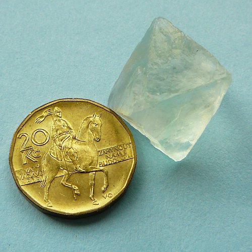 2.Fluorit kristal 3x2,4x2cm — foto 2