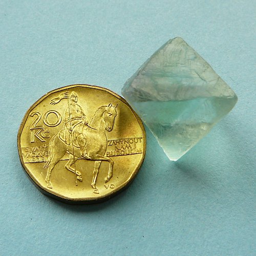 3.Fluorit kristal 2,8x1,8x2cm — foto 2