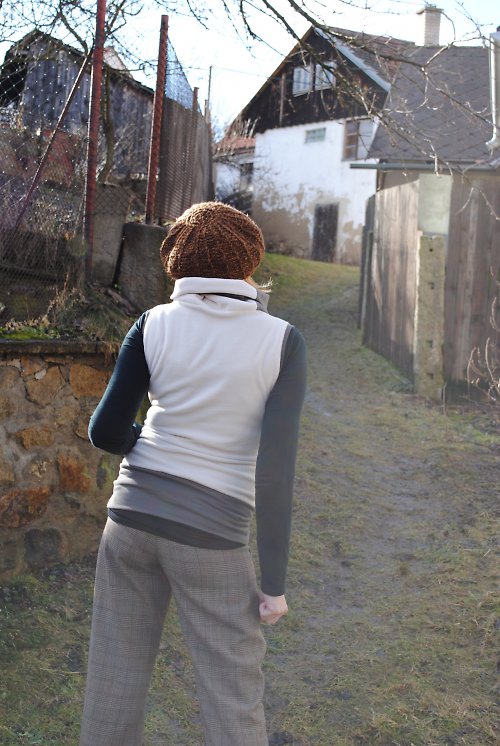 Fleecová vesta ve velikosti M — foto 2
