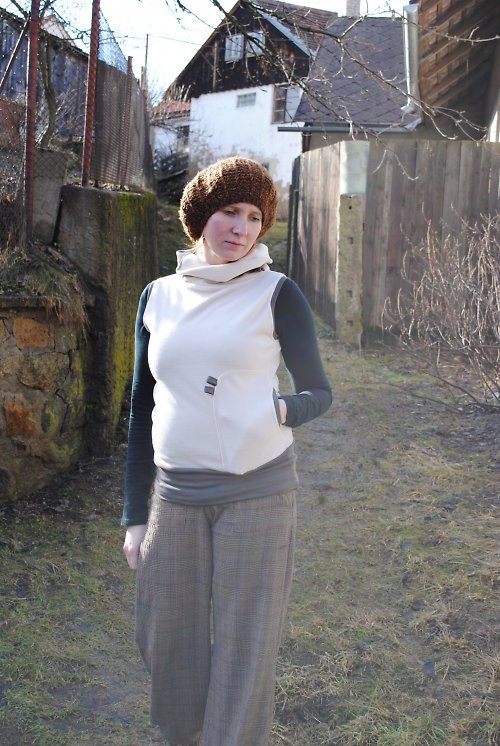 Fleecová vesta ve velikosti M — foto 3