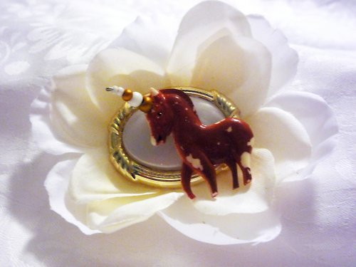 Brož Brown Unicorn — foto 2