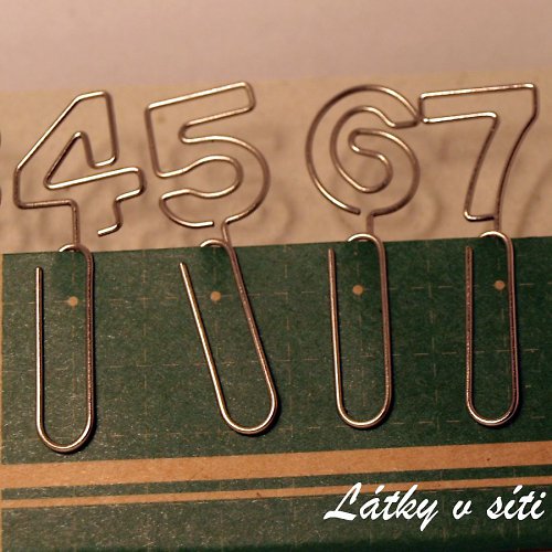 Kancelářské sponky - čísla — foto 2