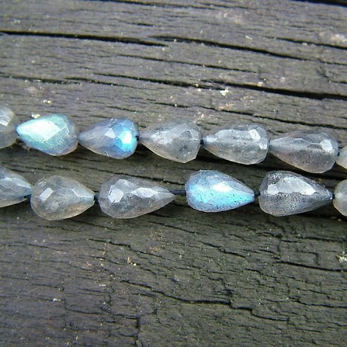Labradorit broušené kapky - 5x8 - 6x10mm — foto 2