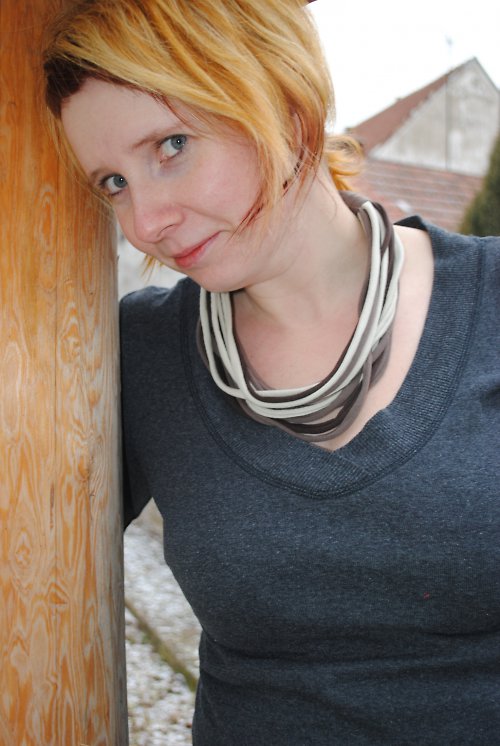 Náhrdelník hnědý — foto 2