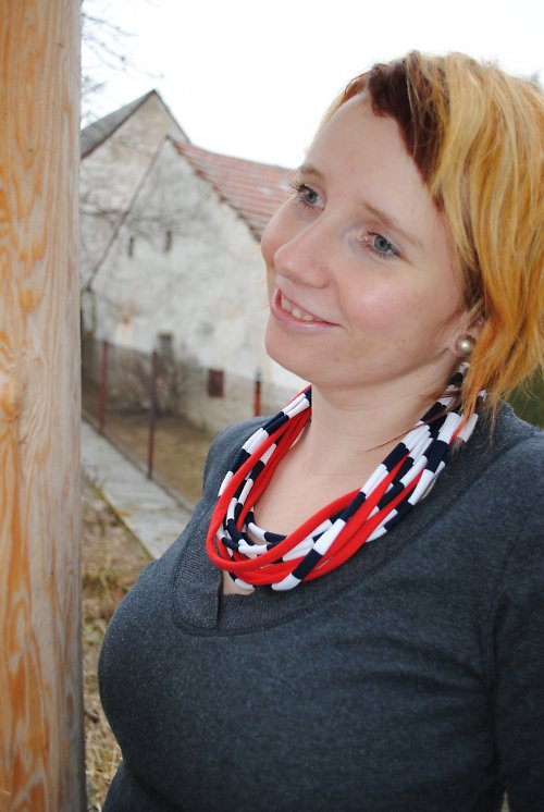 Náhrdelník červeno námořnický — foto 2