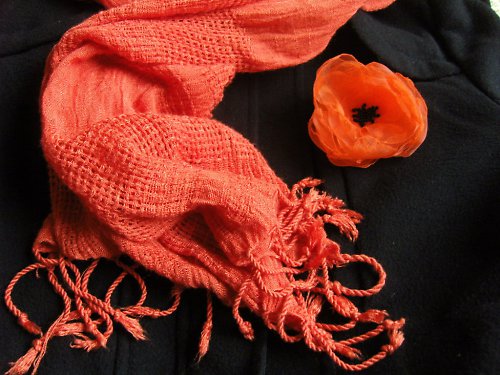 Oranžová brož+šátek — foto 2