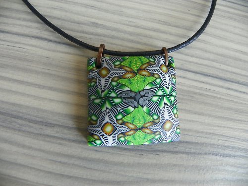 Náhrdelník zelený kaleidoskop — foto 4