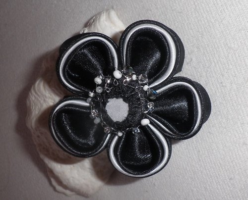 Kanzashi brož Silver circlet — foto 4