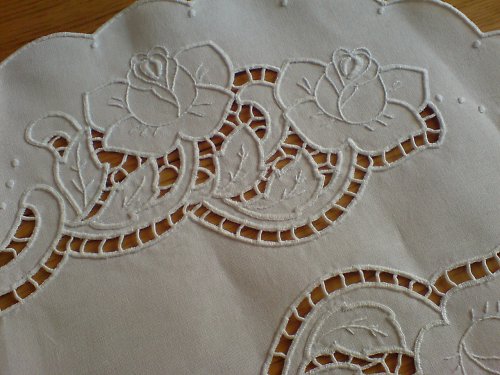 Vyšívaný ubrus — foto 2