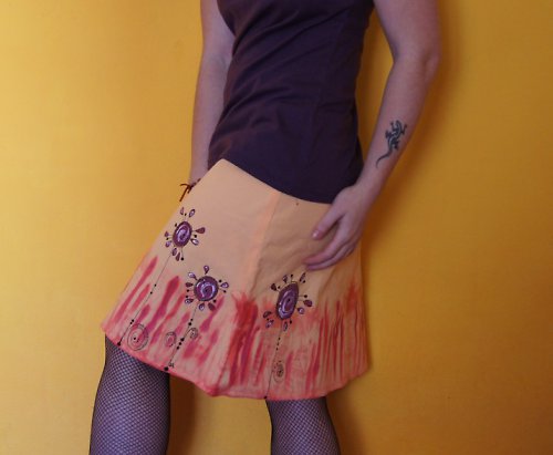 Oranžová sukýnka batika + malba — foto 2