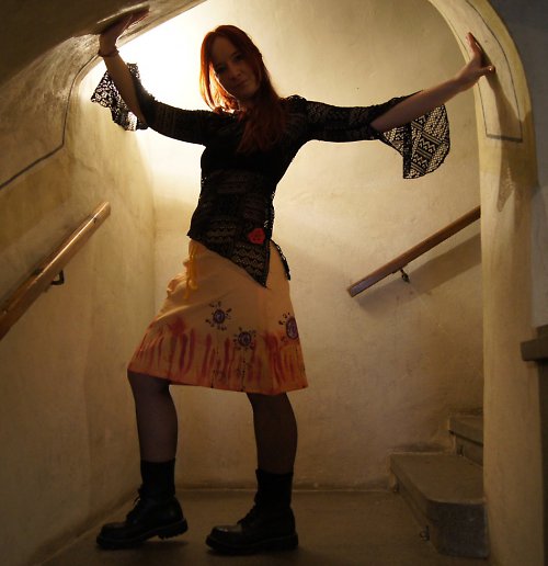 Oranžová sukýnka batika + malba — foto 4