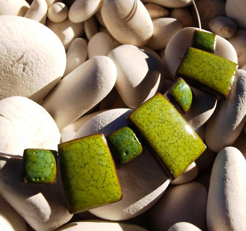 Náhrdelník intenzívně zelený — foto 2