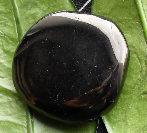 Černý jantar - gagát cca41x40x10mm — foto 2