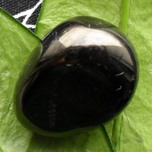 Černý jantar - gagát cca33x26x19mm — foto 2
