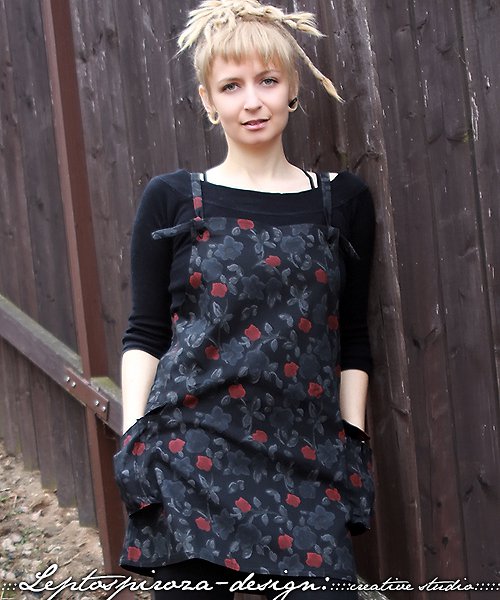 Lacláčové šaty — foto 3