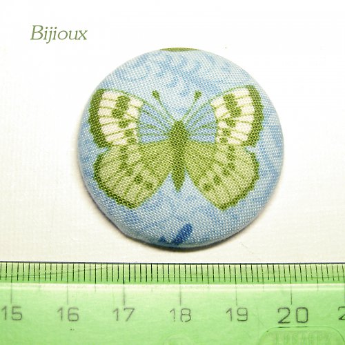 Buttonek - střední: butterfly — foto 3