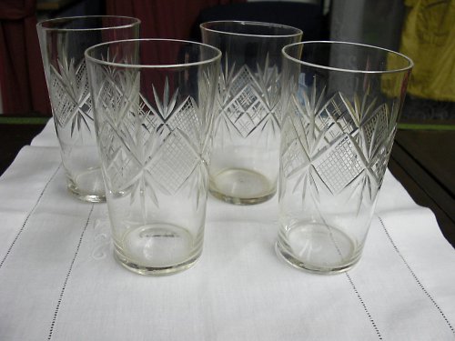 Skleničky z babičina kredence — foto 2